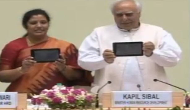 Kapil Sibal Aakash Tablet MHRD’s Aakash will cost Rs. 2276! Will be sold in Retail