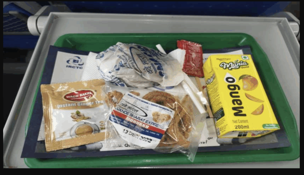 Vande Bharat Sleeper Train के मेन्यू में बड़ा अपडेट! ट्रेन में अब जल्द ही मिलेगा Non-Veg Food