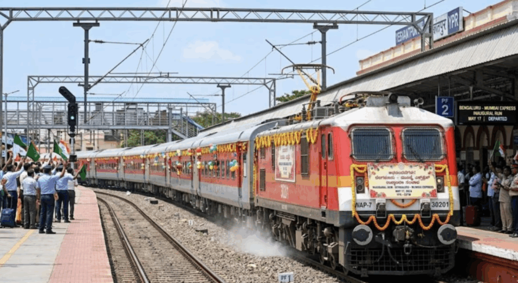 रेल यात्रियों के लिए बड़ी खुशखबरी! 30 साल बाद शुरू हुई दूसरी Mumbai-Bengaluru Express