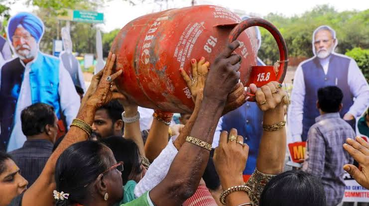 कर्नाटक में LPG सिलेंडर को लेकर बड़ा खुलासा! 25% सिलेंडरों में मिली कम गैस