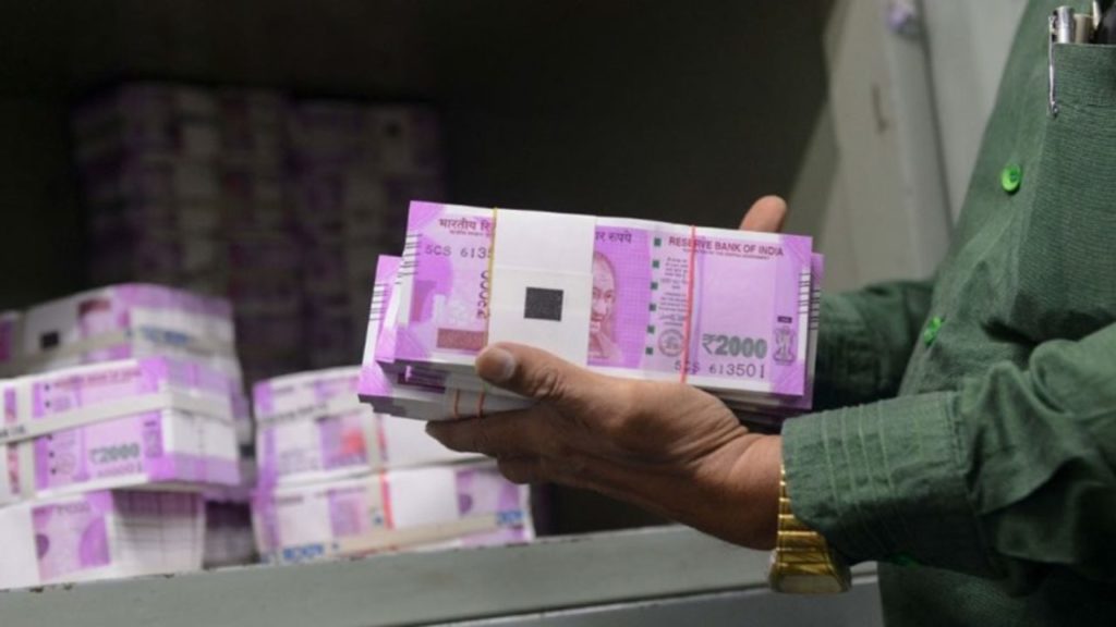 Rs 2000 Notes In ATM? Govt Has Not Instructed Banks About Rs 2000 Notes In ATM