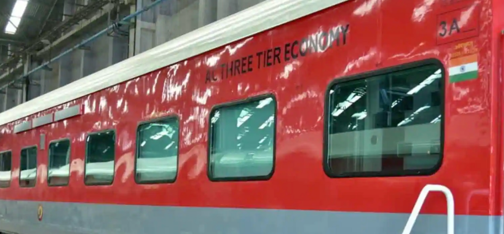 Indian Railways Reduces Fare Of AC 3 Tier Economy Tickets; Passengers Will Still Get Bed Rolls Despite Low Fare