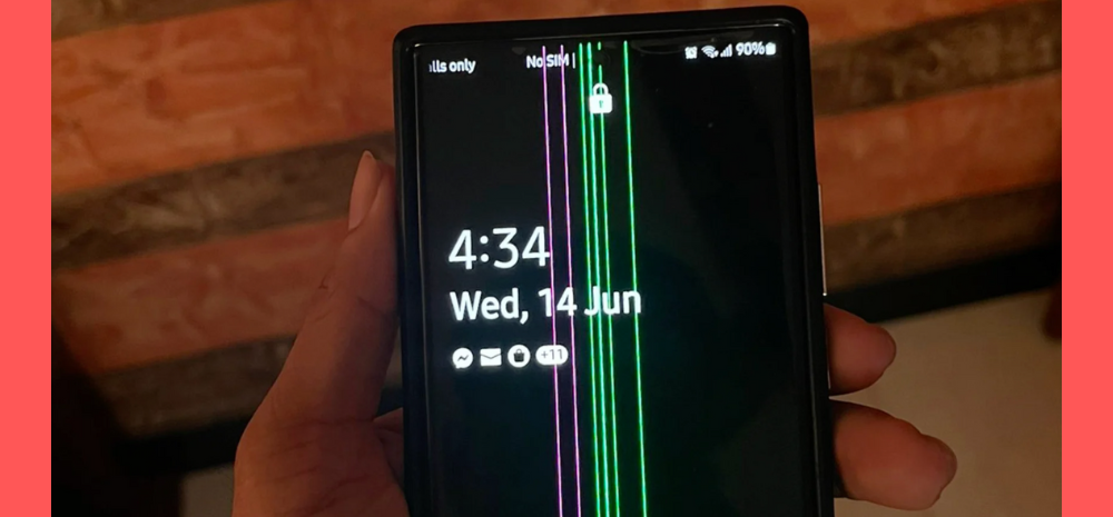 Green Line Issue Is Impacting OLED Displays Of Several Smartphones: Thousands Of Users Are Complaining 