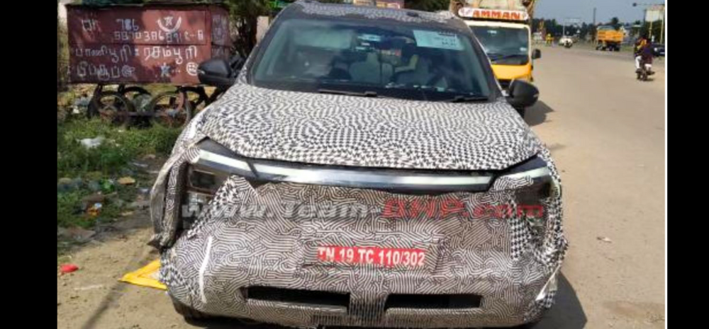 Mahindra XUV700 Electric Spotted During Testing On Road: XUV.e8 Can Have Upto 200 Km/Hr Speed!