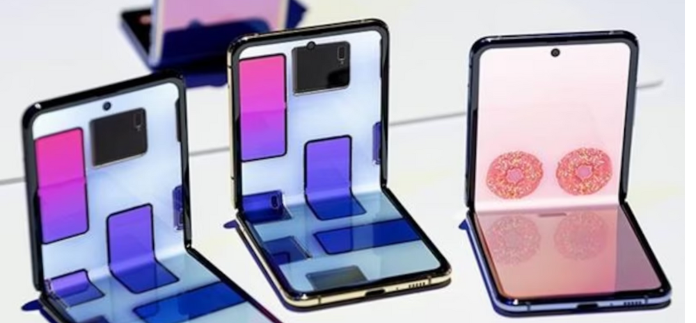 Apple Can Launch Two Foldable Clamshell iPhones: Expected Launch Date?