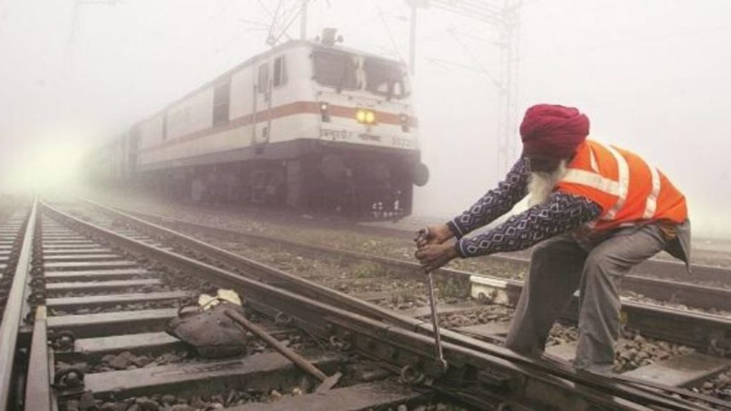 Indian Railways Will Hire 25,000 Employees, Including Retired Employees