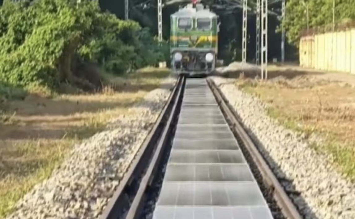 India's 1st Solar Panels Deployed Between Active Railway Tracks By ...