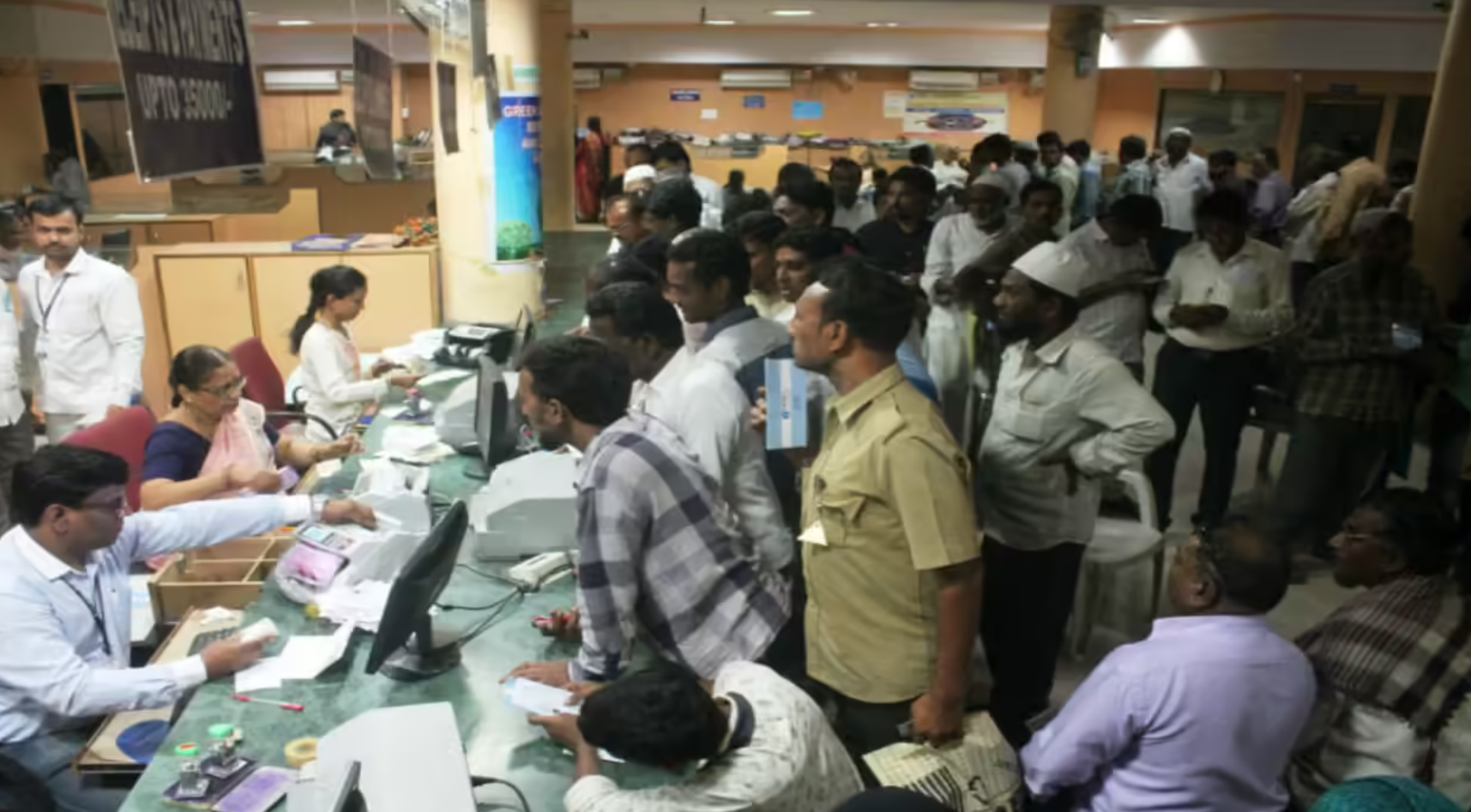 Every Bank Must Offer Services In Regional Languages, Hindi & English - RBI