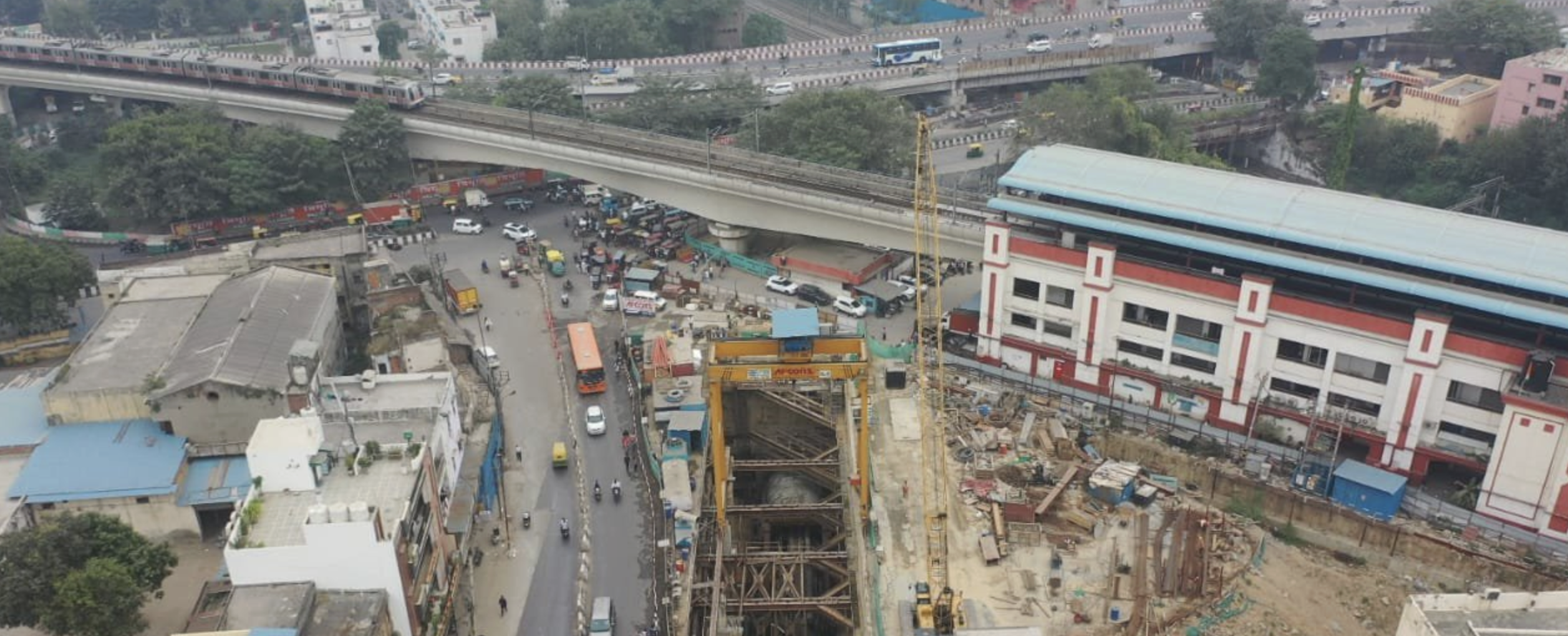 Delhi Metro Constructs Tunnel Above An Already-Operational Line!