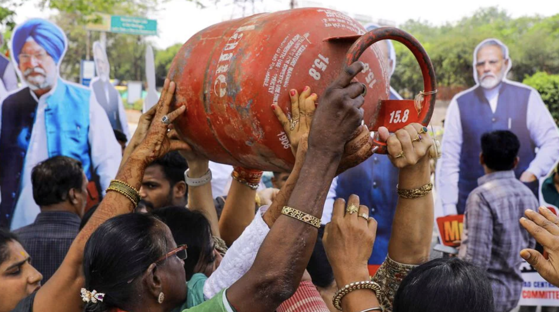 Govt Mandates Compulsory Piped Gas Connections In All Households, Societies