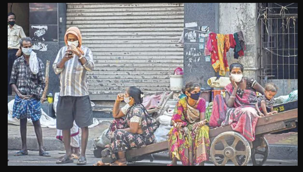 Migrants Start Leaving Mumbai Due To Unavailability Of Cooking Gas