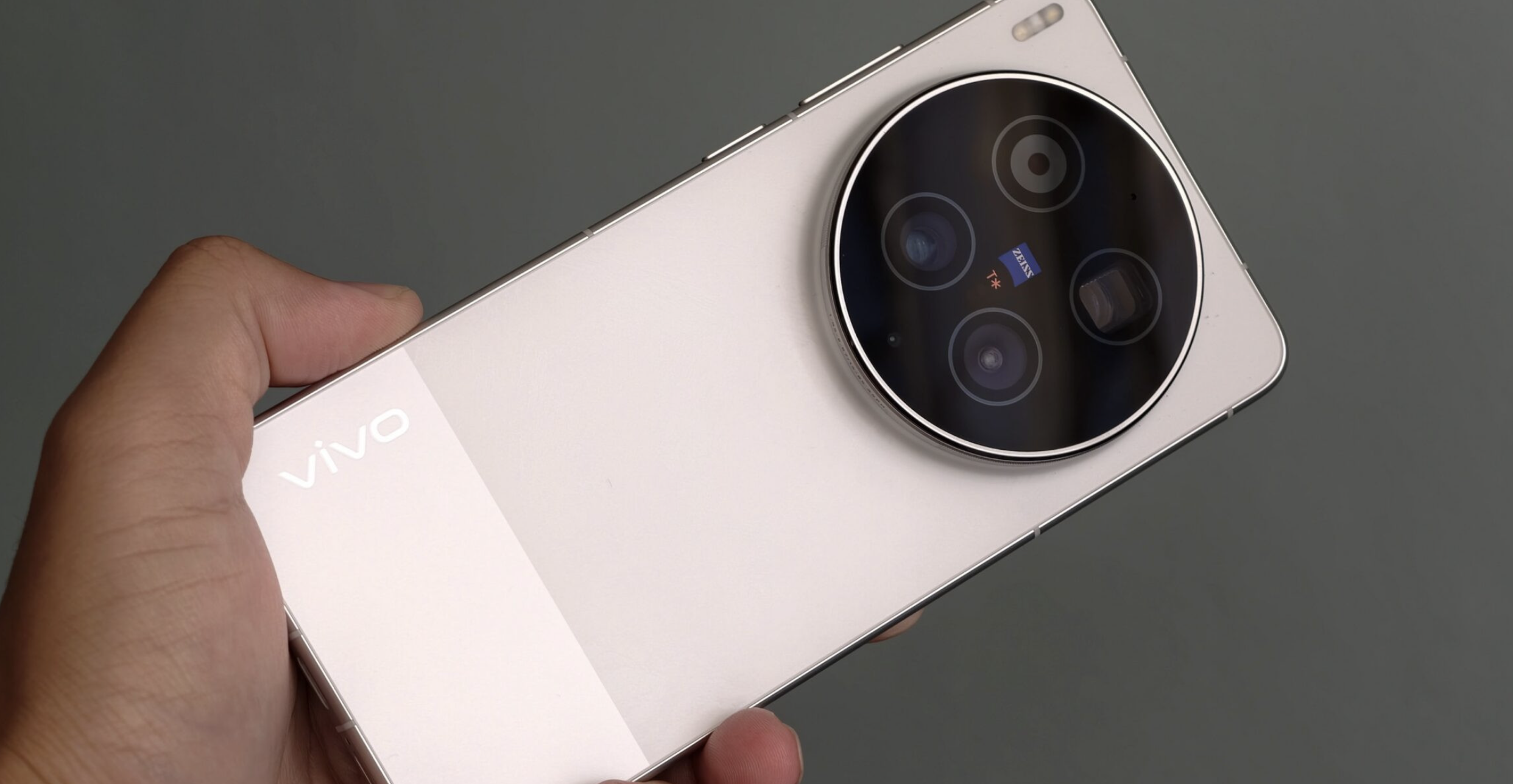 Apple's AirDrop Type Feature To Offered In Oppo, Vivo Phones: QuickShare