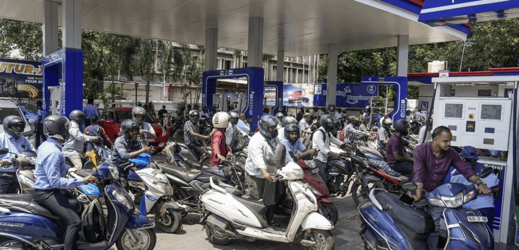 3rd Price Hike Of Petrol/Diesel In 8 Days: Petrol Up By 87Paise, Diesel By 91 Paisa