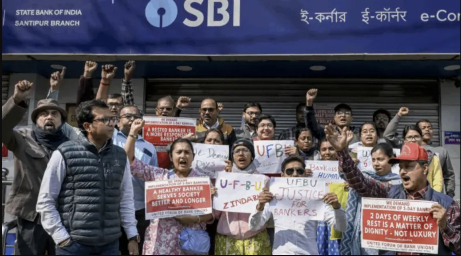SBI Employees Stage Dharna In Kolkata; Strike Confirmed For May 25, May 26
