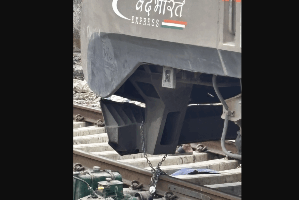Rs 115 Cr Vande Bharat Protected By Rs 100 Chain: Pic Goes Viral On Reddit (Explanation Inside)