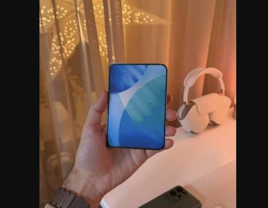 Foldable Phones Are Finally Becoming Pocket-Friendly With 'Passport' Design