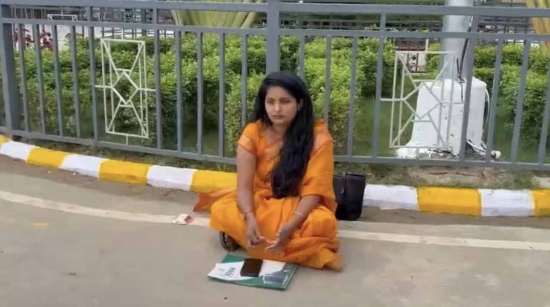 Tech Mahindra Employee Stages Protest For Wrongful Termination During Family Emergency