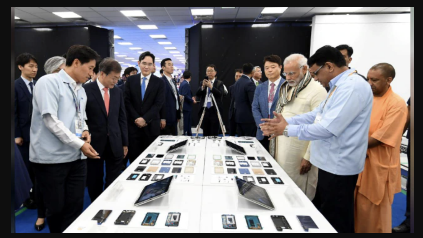 UP Manufacturing 65% Of 125 Crore Mobile Phones Made In India; 55% Of Electronics Components