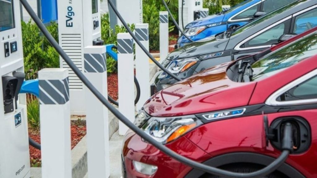 Electricity Consumption At India's Public EV Charging Stations Jumps 72%
