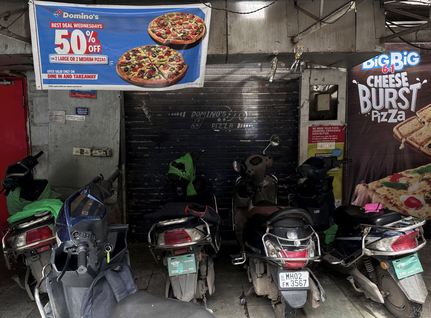 Maharashtra Shuts 5 Domino’s, Pizza Hut Outlets Over Hygiene Violations