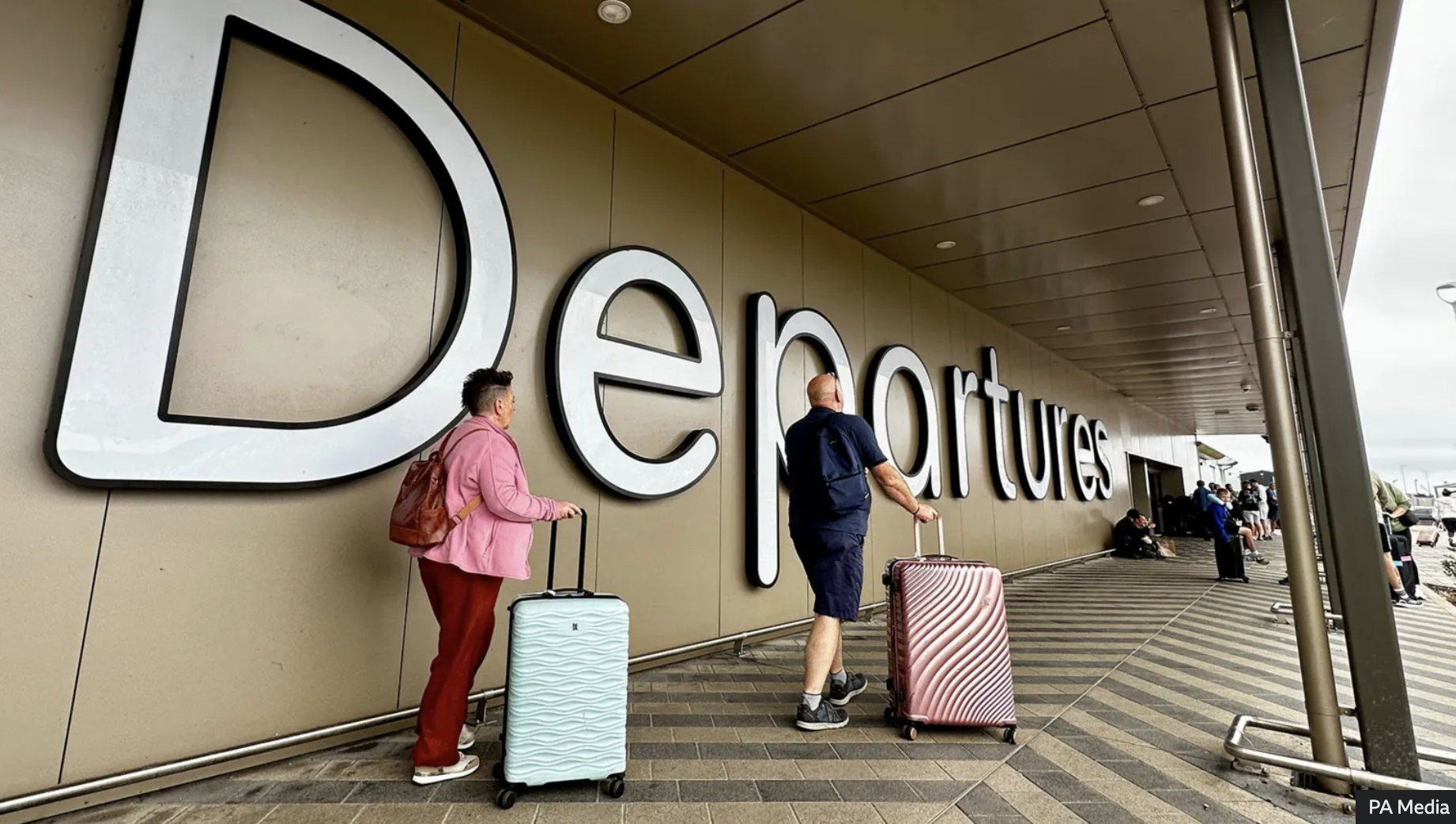 Air Traffic Control Failure Leads To Cancellation Of Hundreds Of Flights In US