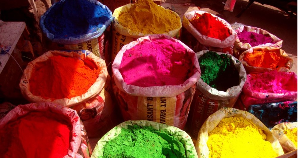 Holi Business Is Invaded By Chinese; Indian Manufacturers Incur Heavy Loss As Make in India Fails