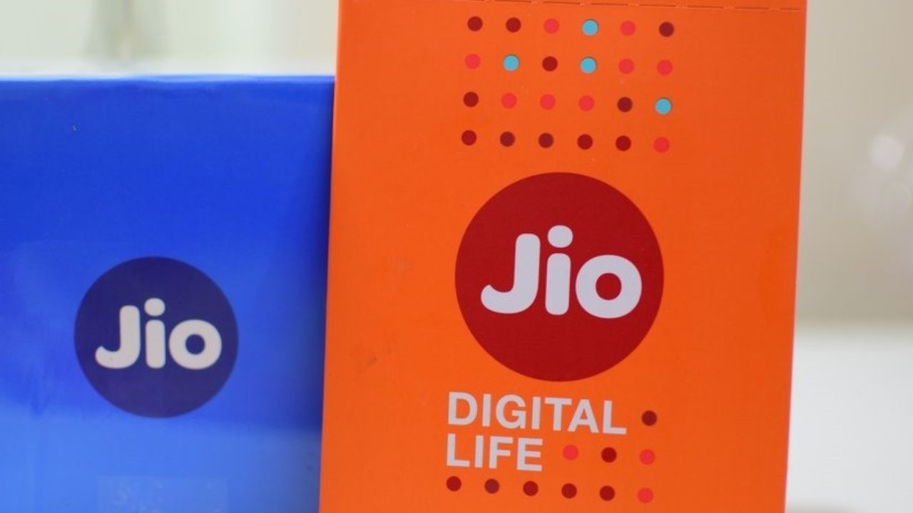 If you want Jio SIM, first get Aadhaar card - India Today