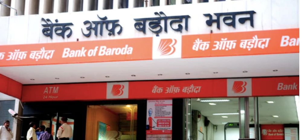 Bank of Baroda will close down 900 branches?