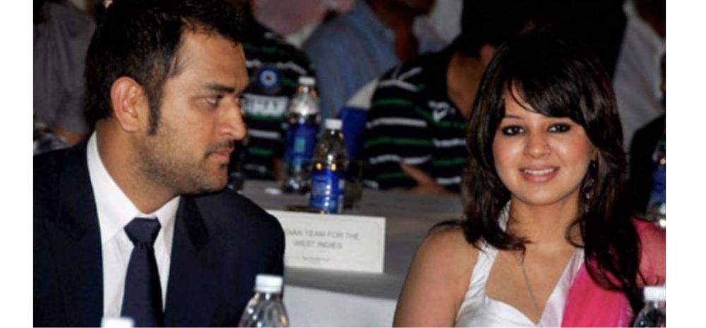 Why Is MS Dhoni silent on this massive home scam by Amrapali?