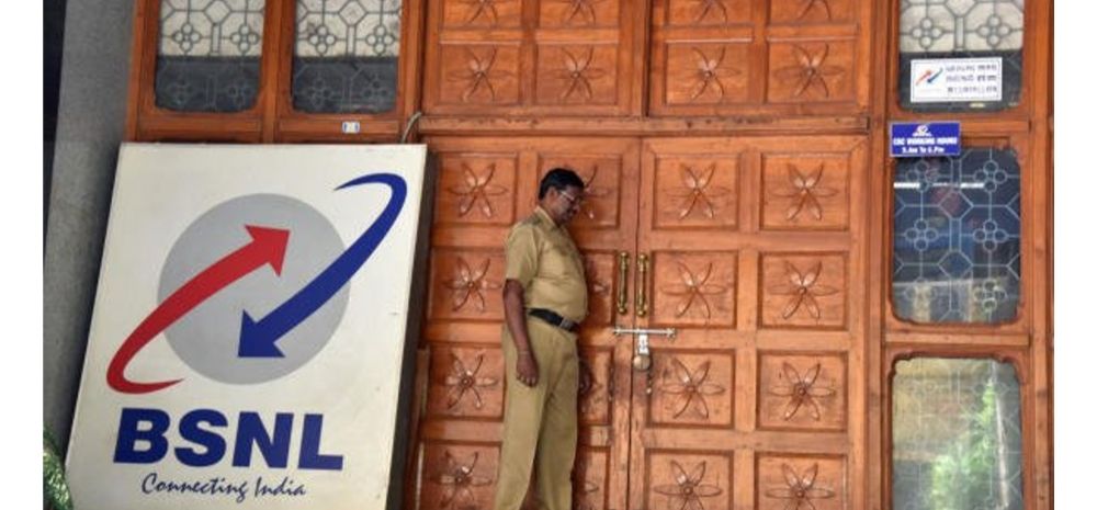 Govt Wants BSNL To Shutdown, Fire 1.6 Lakh Employees To Save Money; VRS Not For Everyone