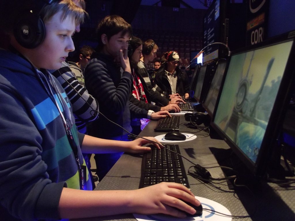 China Imposes Curfew For Minor Gamers: Under 18 Year Old Banned From Playing Games B/w 10PM-8AM!