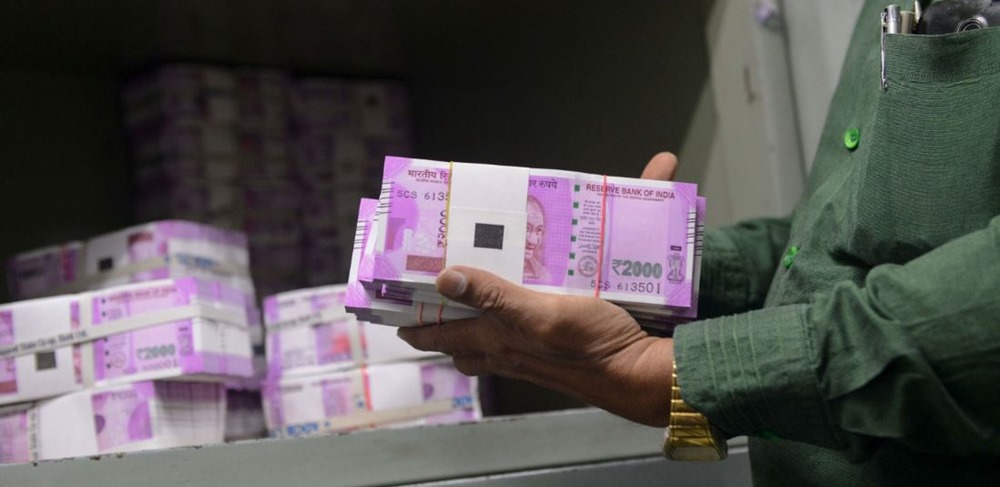 56% Of All Fake Currency Notes Are Rs 2000; Gujarat #1 State In Fake Currency Note Circulation!