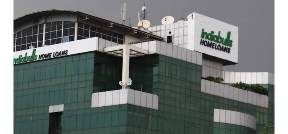 IndiaBulls Forcefully Fires 2000 Employees Via Whatsapp Call; Slashes 50% Salary For Others 