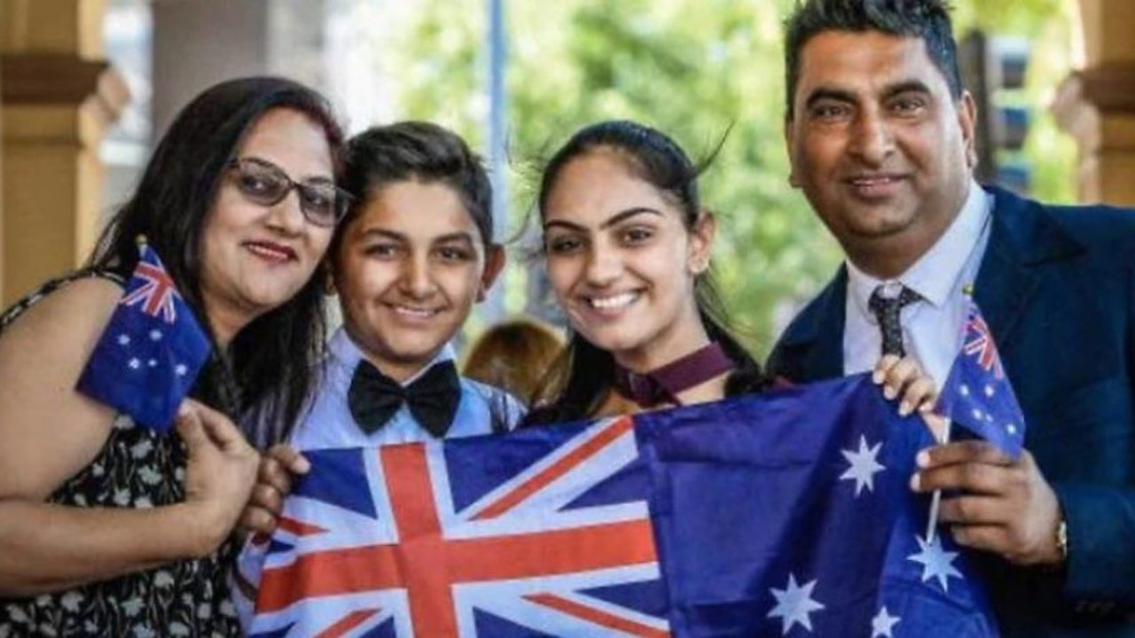 hver dag Gravere ulækkert Indians #1 In Getting Australian Citizenship: 38,000 Indians Granted  Citizenship, 60% Increase – Trak.in – Indian Business of Tech, Mobile &  Startups