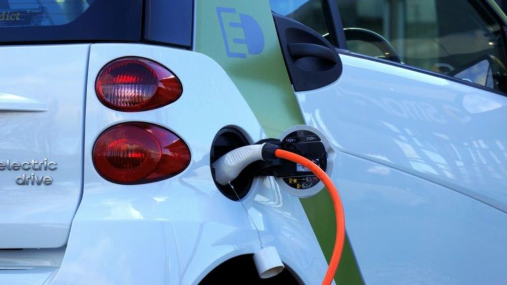 Mega Push For Electric Vehicles: 69,000 Petrol Pumps To Have Charging Facility; Only 5% GST For EVs