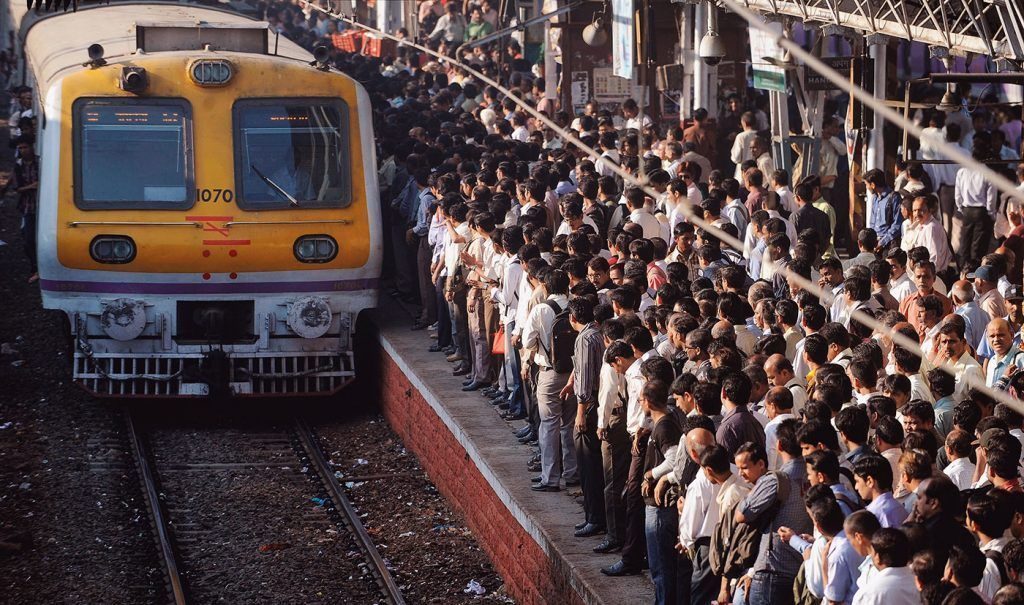 Western Railways Will Run All 1367 Mumbai Local Trains From January 29; But General Public Not Allowed!