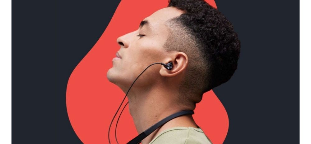 Xiaomi Launches Neckband Bluetooth Earphones Pro Under Rs 2000