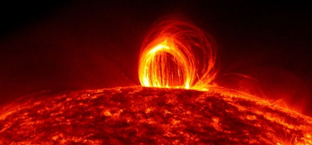 Your Mobile Signal, GPS Can Interrupt Because Of A Massive Solar Storm Travelling At 16 Lakh Km/Hr Speed!