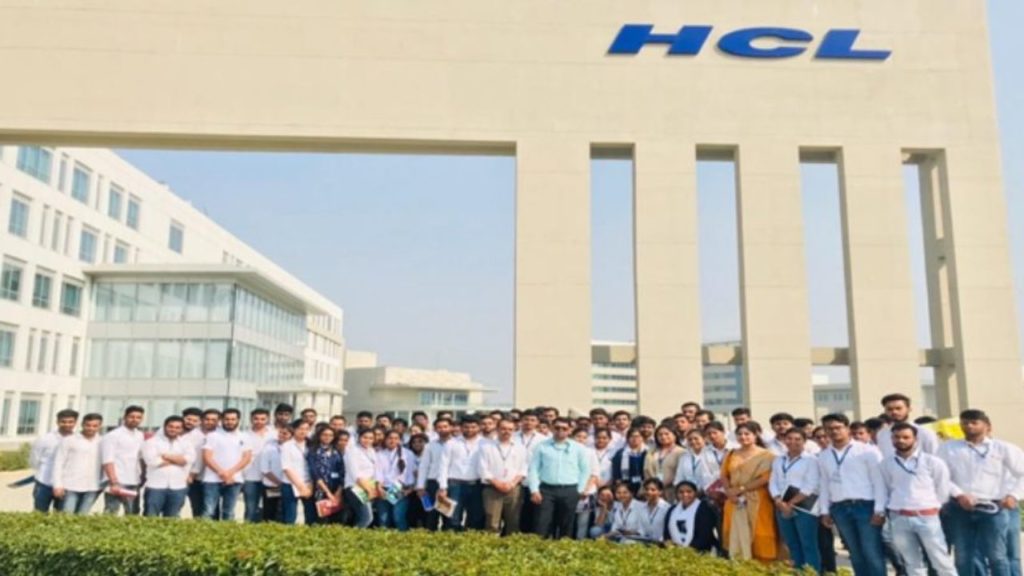 HCL Technologies Ltd surpassed Cognizant Technology Solutions Corp to become the fourth-most valuable India-centric information technology (IT) services company