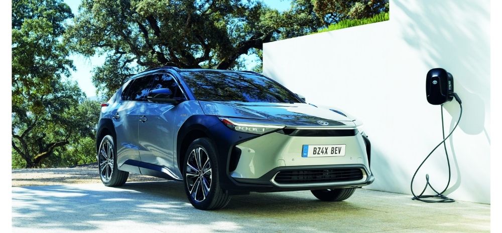 Toyota's New Electric Disruption: This SUV Will Run 500 Kms With Single Charge! (Check Full Details)
