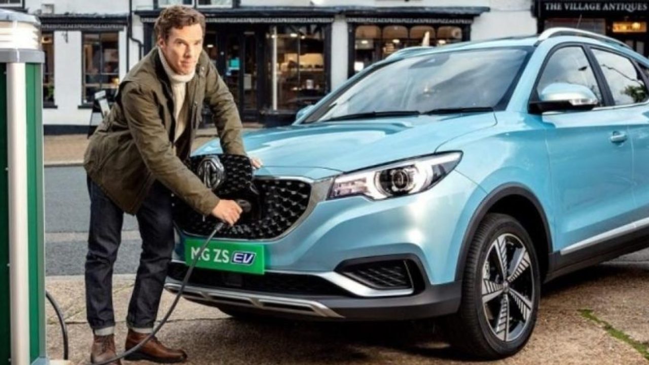English actor Benedict Cumberbatch promoting the MG ZS electric car by charging it