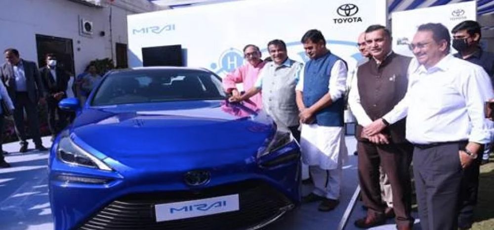 India's 1st Green Hydrogen Fuel Cell Electric Vehicle Launched By Minister Gadkari: How It Works?