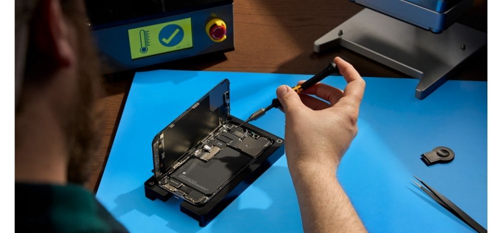 Apple's Self-Service Repair Launched: Repair Your iPhone Yourself With 200+ Tools & Guidance