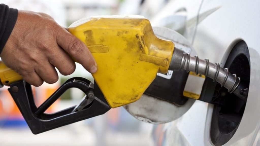 Petrol Price Increased To Rs 420/Litre In This Country; Diesel Becomes Rs 400/Litre!