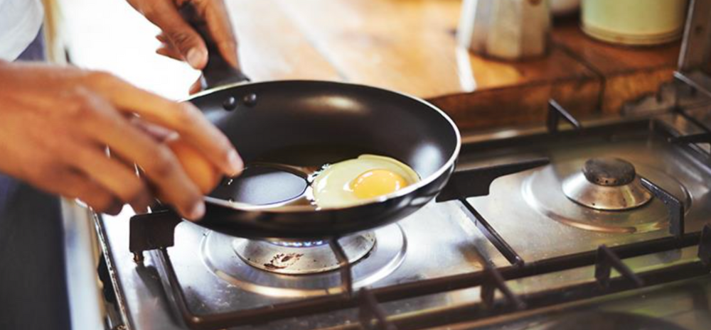 Millions Of Teflon Particles Are Mixed With Your Food While Cooking On Teflon-Coated Pan! (Research Results)